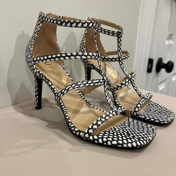 unisa strappy black & white polka dot sandal heel - Picture 4 of 6